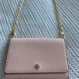 Tory Burch Emerson On a Chain Wallet in Shell Pink